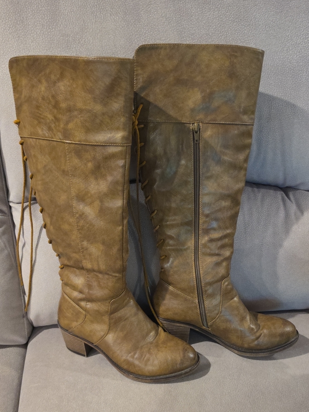 Mata Boots Olive-Tan Lace-Up Boots